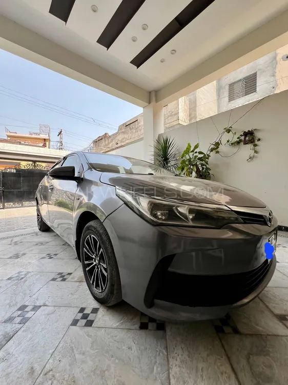 Toyota Corolla 2016 for Sale in Sambrial Image-1