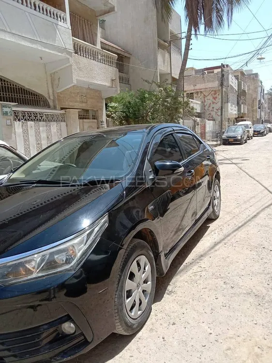 Toyota Corolla 2017 for Sale in Karachi Image-1
