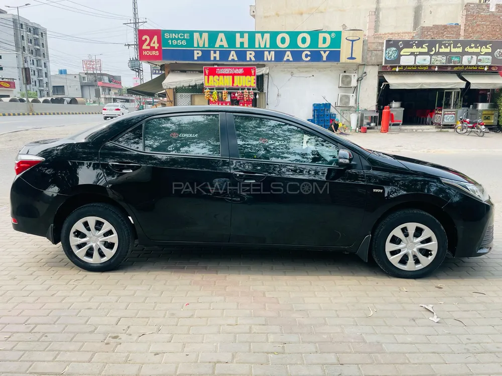 Toyota Corolla 2018 for Sale in Lahore Image-1