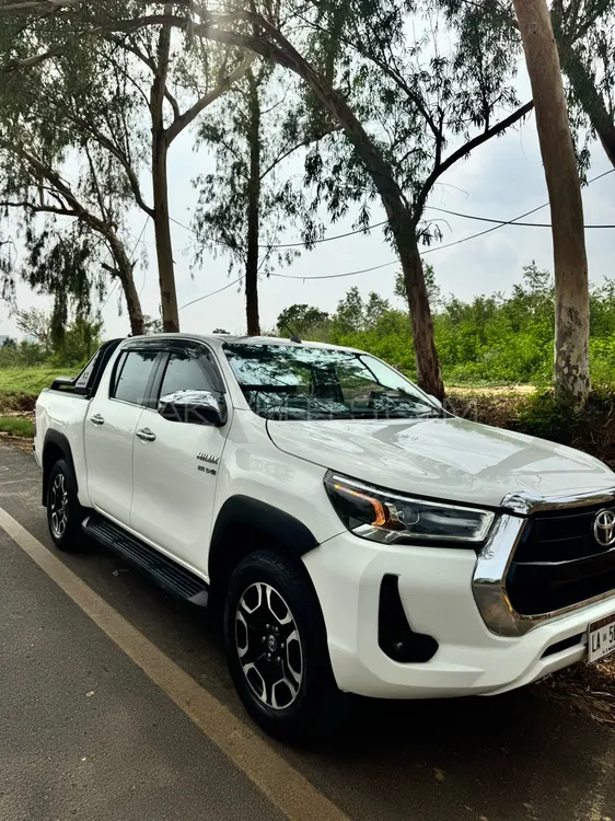 Toyota Hilux 2021 for Sale in Islamabad Image-1