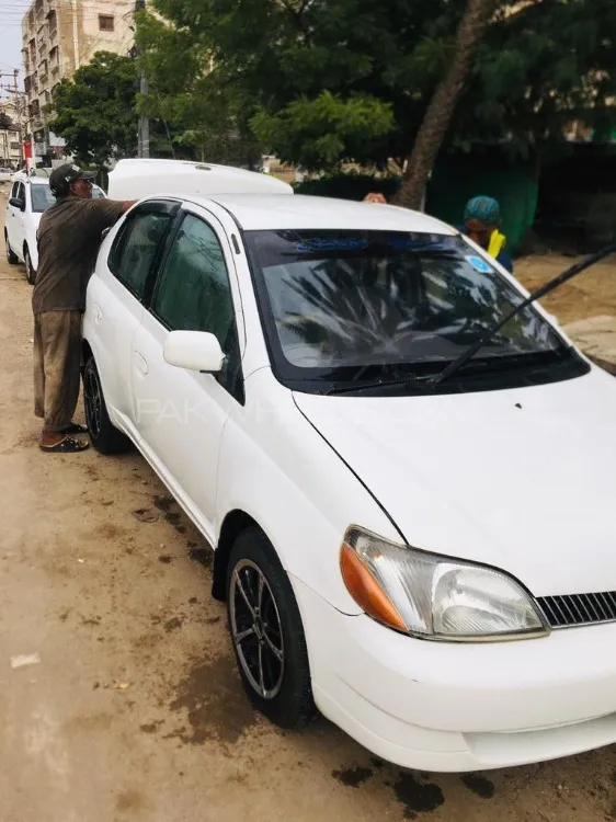 Toyota Platz 2001 for Sale in Karachi Image-1