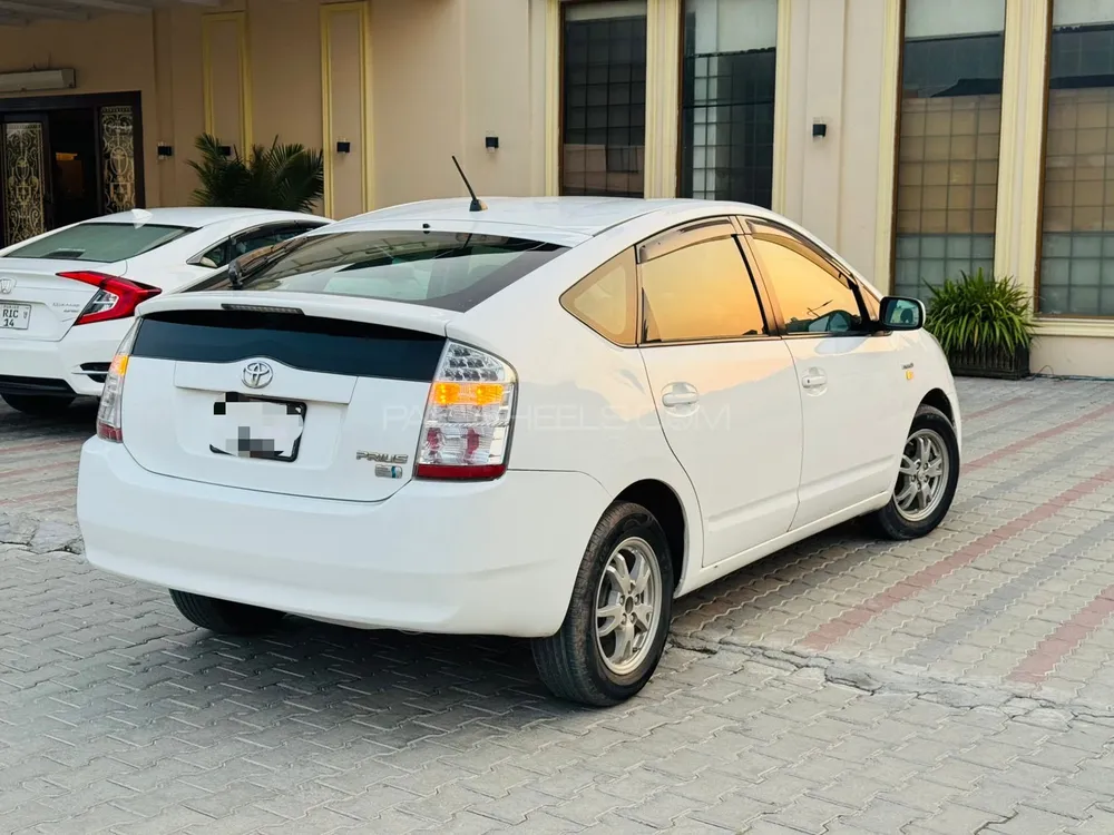 Toyota Prius 2007 for Sale in Islamabad Image-1