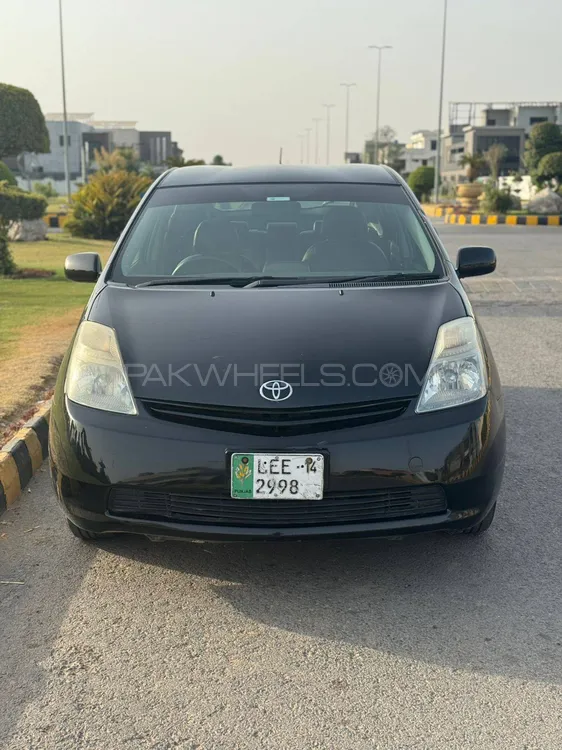 Toyota Prius 2011 for Sale in Lahore Image-1
