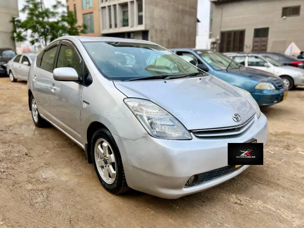 Toyota Prius 2011 for Sale in Karachi Image-1