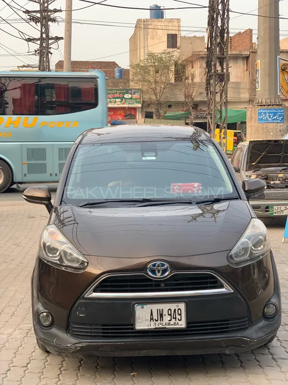Toyota Sienta 2016 for Sale in Lahore Image-1