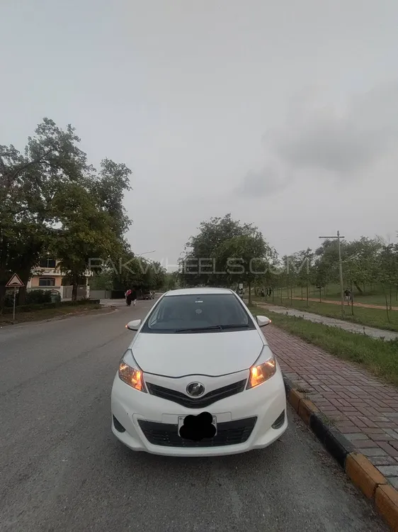Toyota Vitz 2013 for Sale in Islamabad Image-1