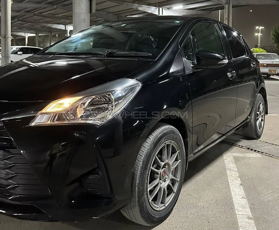 Toyota Vitz 2018 for Sale in Karachi Image-1