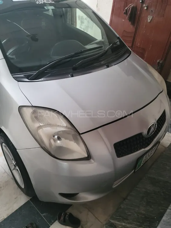 Toyota Vitz 2005 for Sale in Hayatabad Image-1
