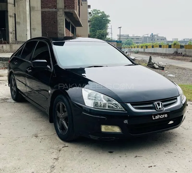 Honda Accord 2005 for Sale in Lahore Image-1