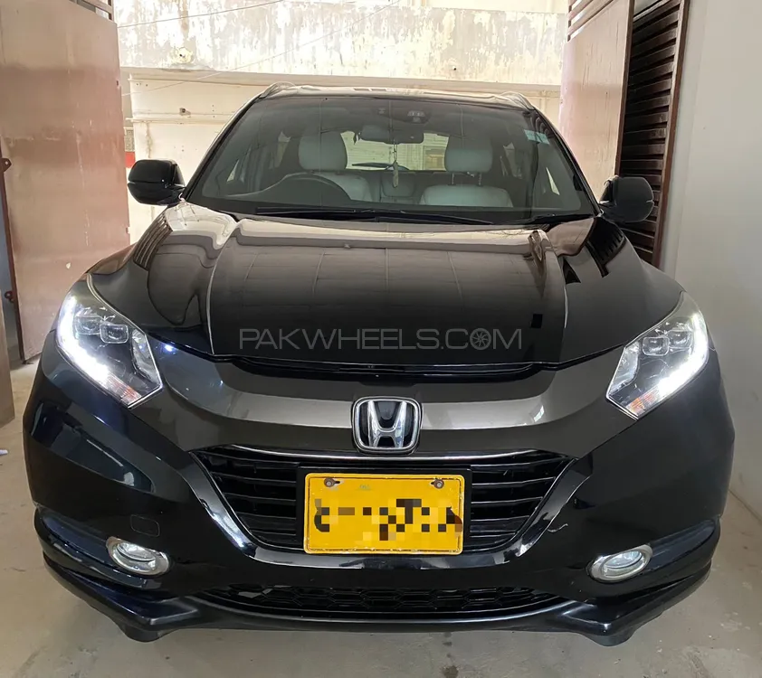 Honda Vezel 2015 for Sale in Karachi Image-1