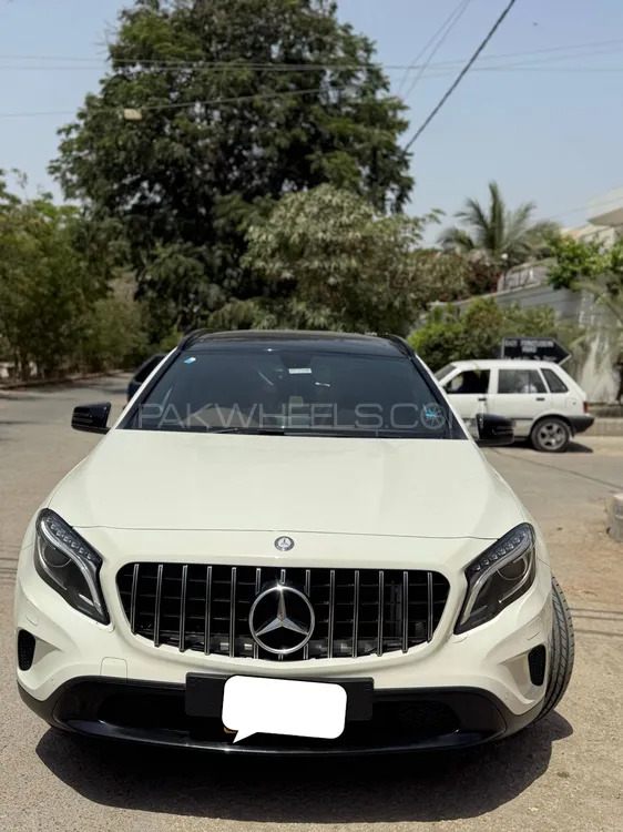 Mercedes Benz GLA Class 2015 for Sale in Karachi Image-1