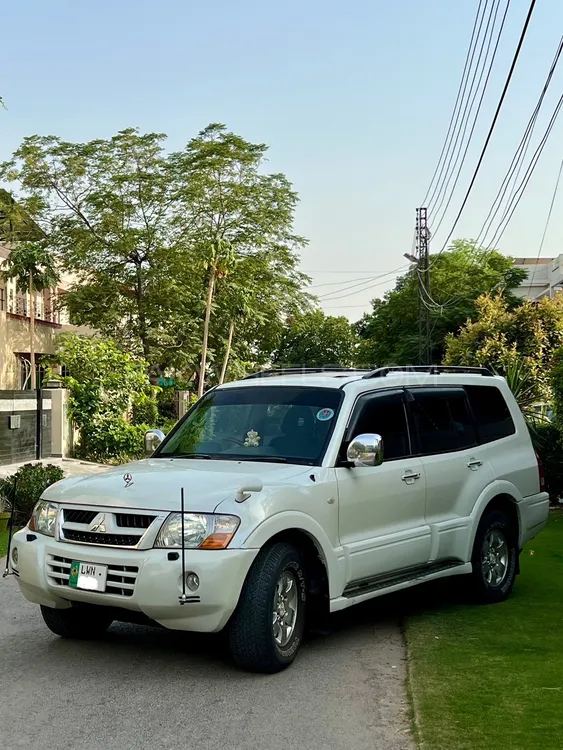 Mitsubishi Pajero 2005 for Sale in Lahore Image-1