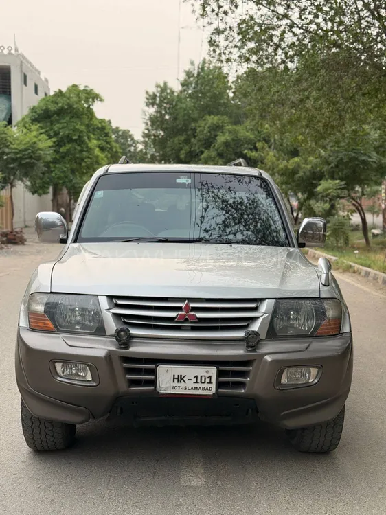Mitsubishi Pajero 2002 for Sale in Lahore Image-1