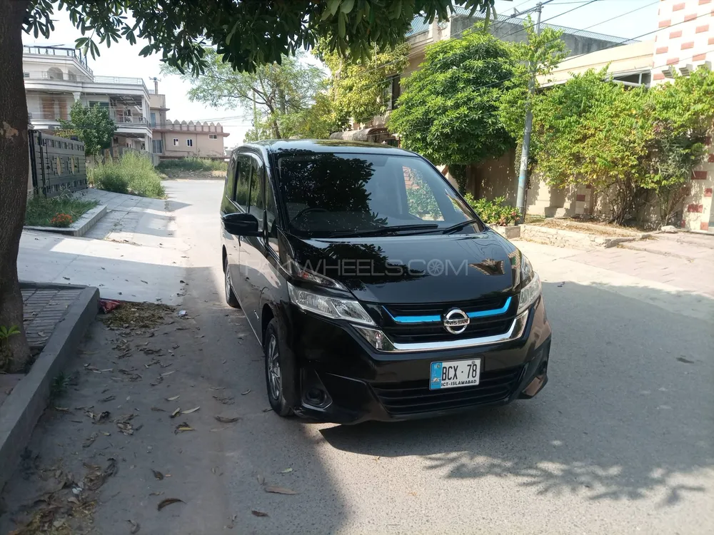 Nissan Serena 2018 for Sale in Rawalpindi Image-1