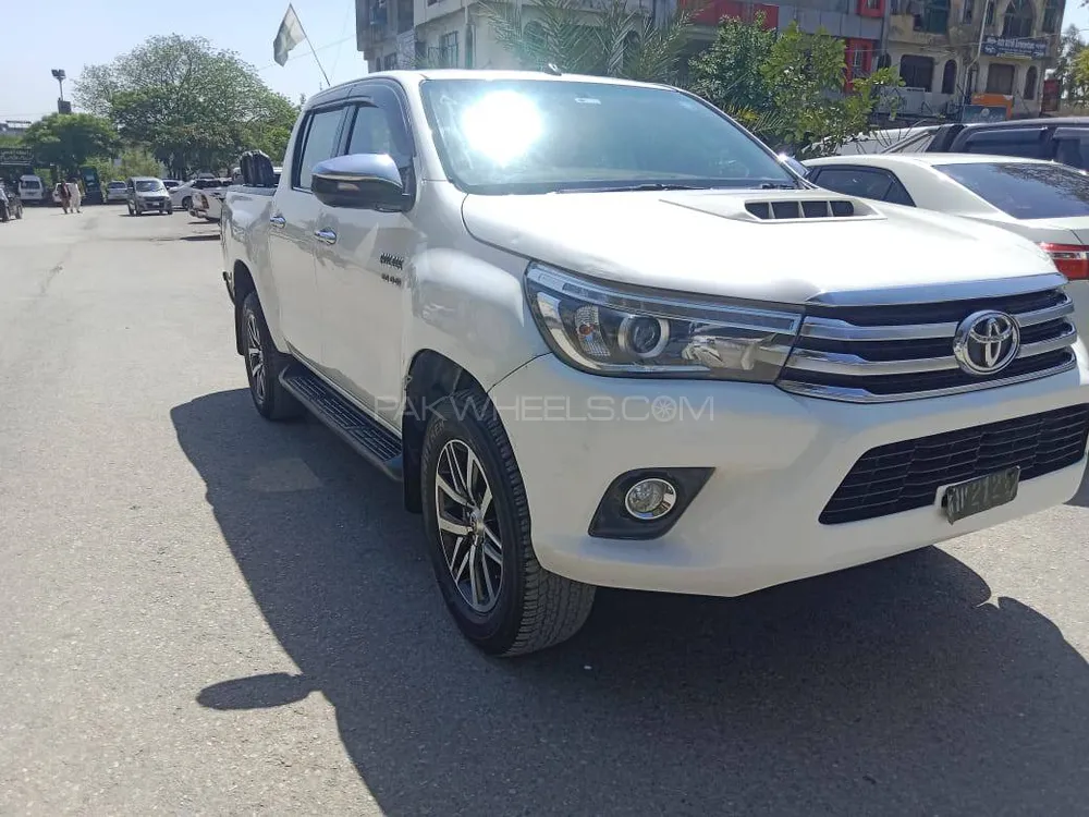 Toyota Hilux 2017 for Sale in Islamabad Image-1