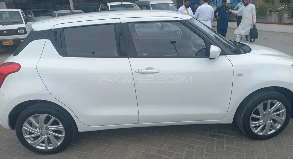Suzuki Swift 2022 for Sale in Karachi Image-1