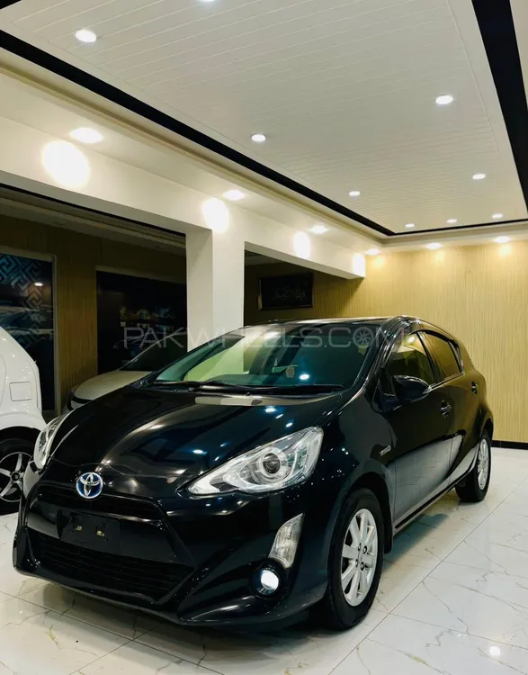 Toyota Aqua 2015 for Sale in Hyderabad Image-1