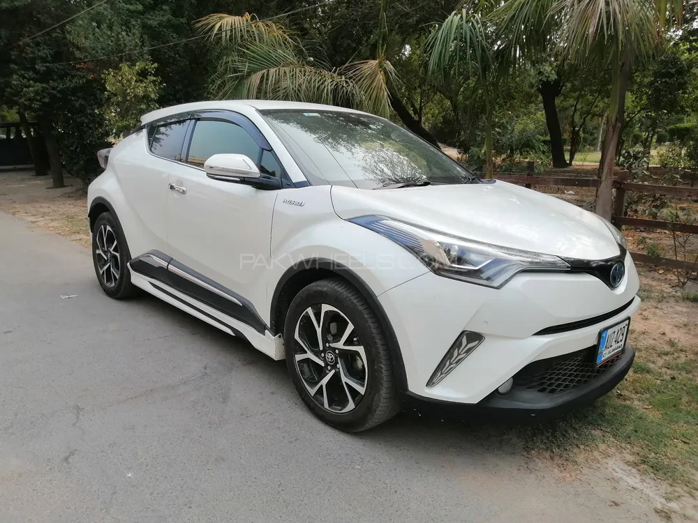 Toyota C-HR 2017 for Sale in Lahore Image-1