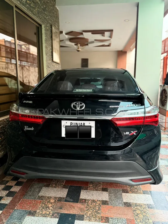Toyota Corolla 2024 for Sale in Faisalabad Image-1