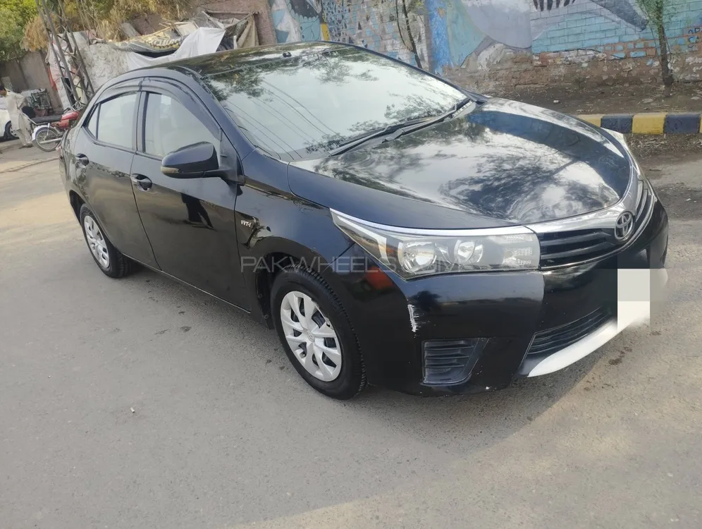 Toyota Corolla 2015 for Sale in Lahore Image-1