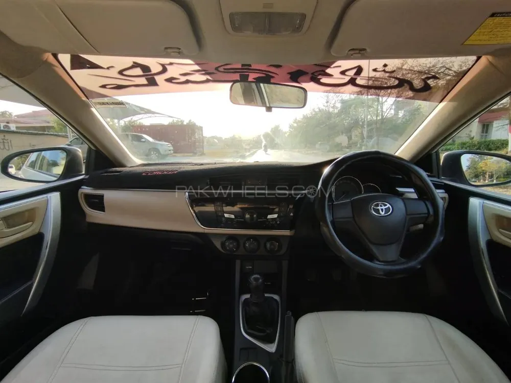 Toyota Corolla 2015 for Sale in Murree Image-1