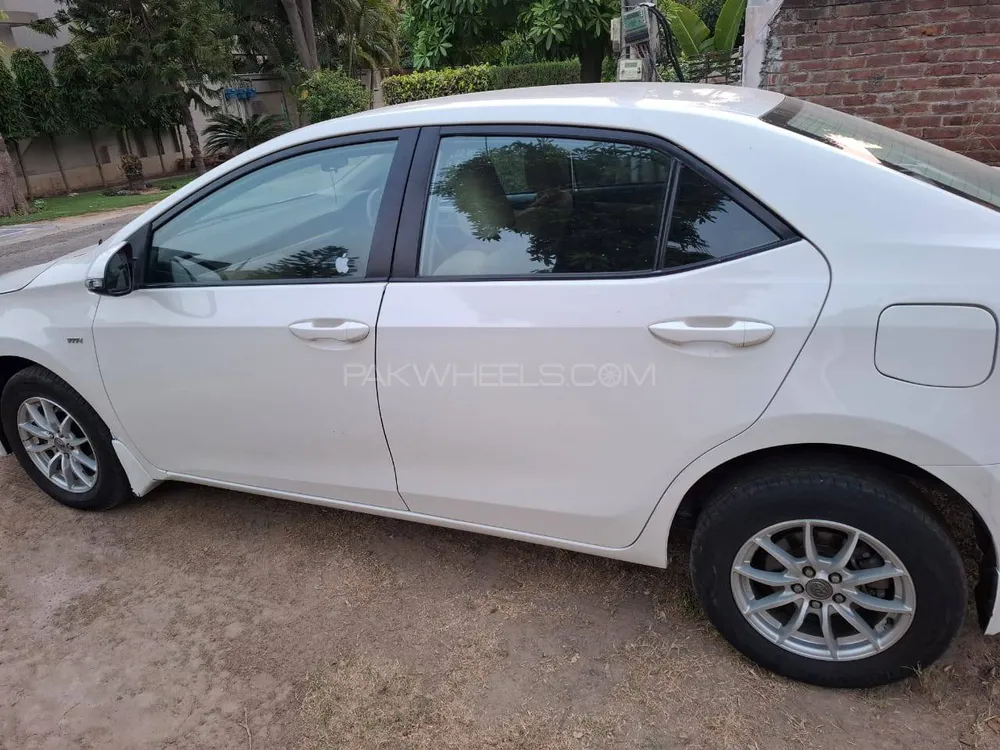 Toyota Corolla 2017 for Sale in Lahore Image-1