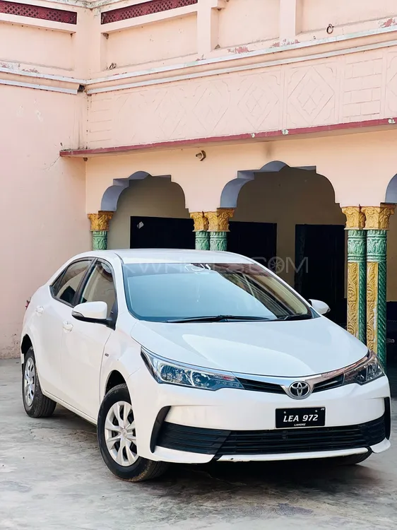 Toyota Corolla 2020 for Sale in Jhang Image-1