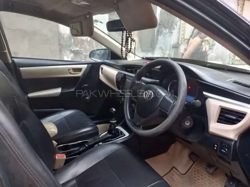 Toyota Corolla 2016 for Sale in Lahore Image-1