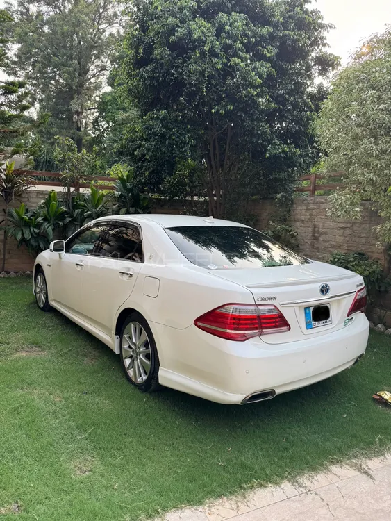 Toyota Crown 2010 for Sale in Islamabad Image-1