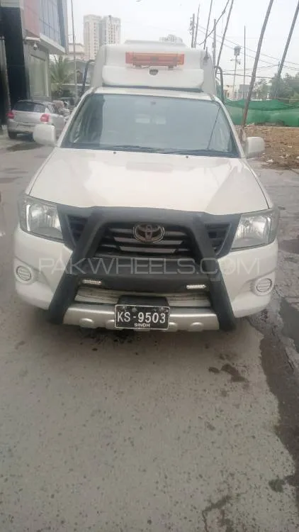 Toyota Hilux 2013 for Sale in Karachi Image-1