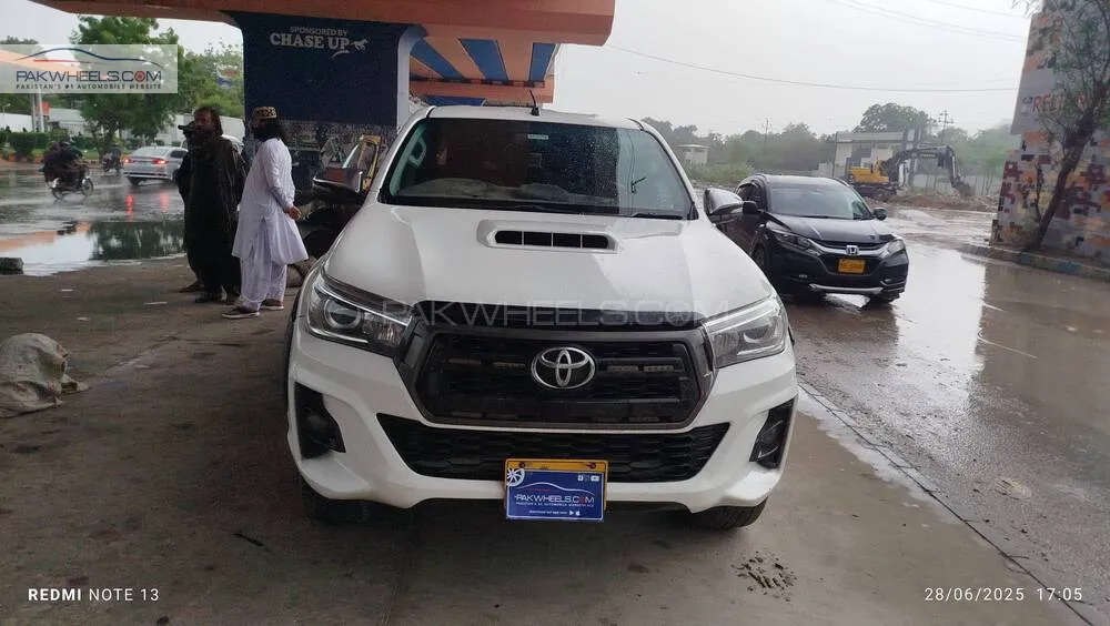ٹویوٹا ہائیلکس 2016 for Sale in کراچی Image-1