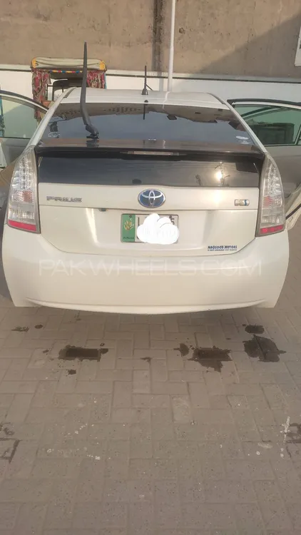 Toyota Prius 2011 for Sale in Lahore Toyota Prius 2011 for Sale in Lahore Image-2