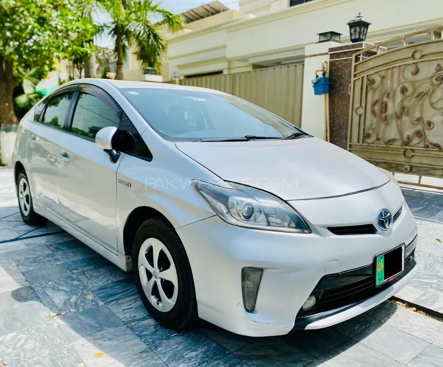 Toyota Prius 2013 for Sale in Faisalabad Image-1