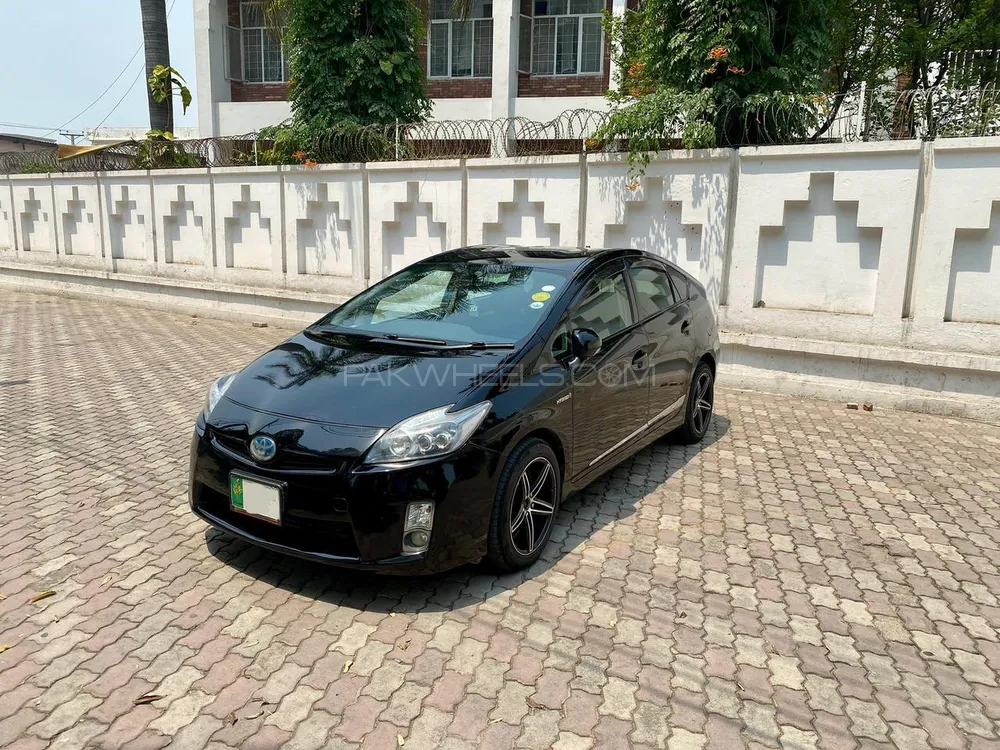 Toyota Prius 2009 for Sale in Lahore Image-1