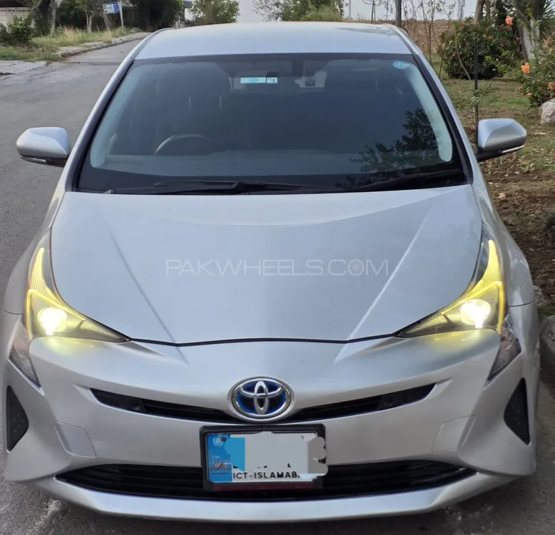 Toyota Prius 2018 for Sale in Islamabad Image-1