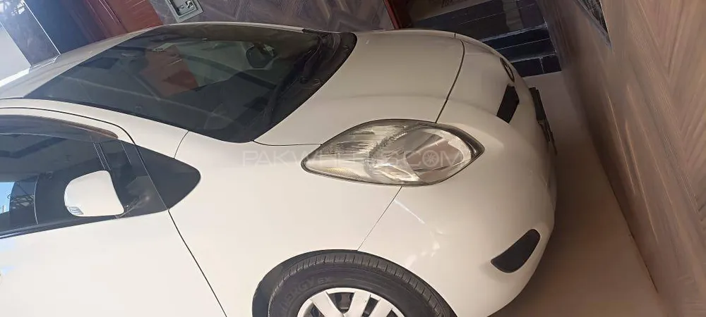 Toyota Vitz 2010 for Sale in Mian Wali Image-1