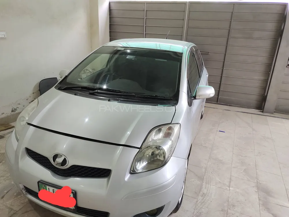 Toyota Vitz 2008 for Sale in Multan Image-1
