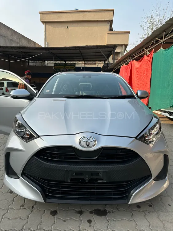 Toyota Yaris Hatchback 2020 for Sale in Sialkot Image-1