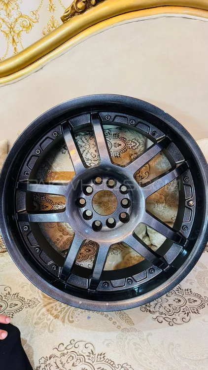 18 inch rim with tyres 9/10 Image-1