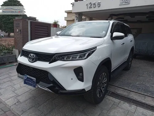 Toyota Fortuner Legender  2025