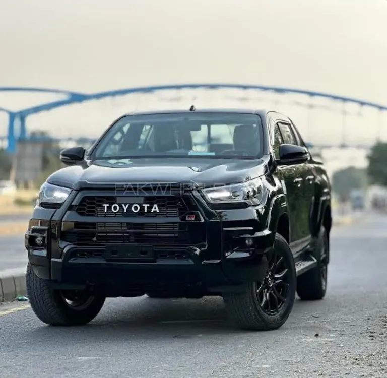 Toyota Hilux 2025 for Sale in Islamabad Image-1