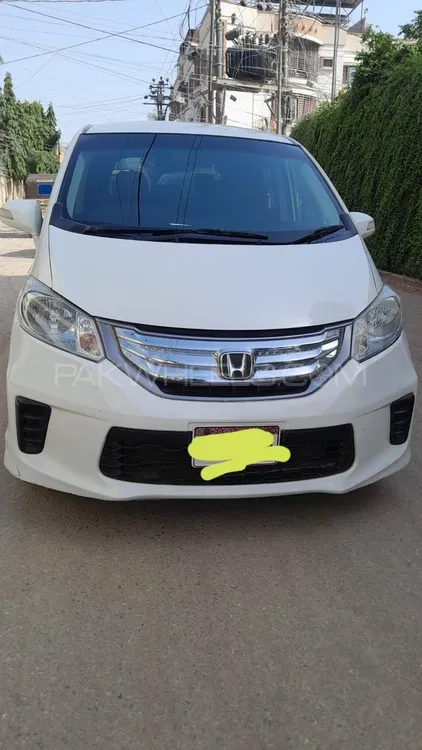 Honda Freed 2013 for Sale in Karachi Image-1