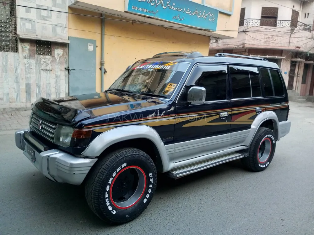 Mitsubishi Pajero 1992 for Sale in Lahore Image-1