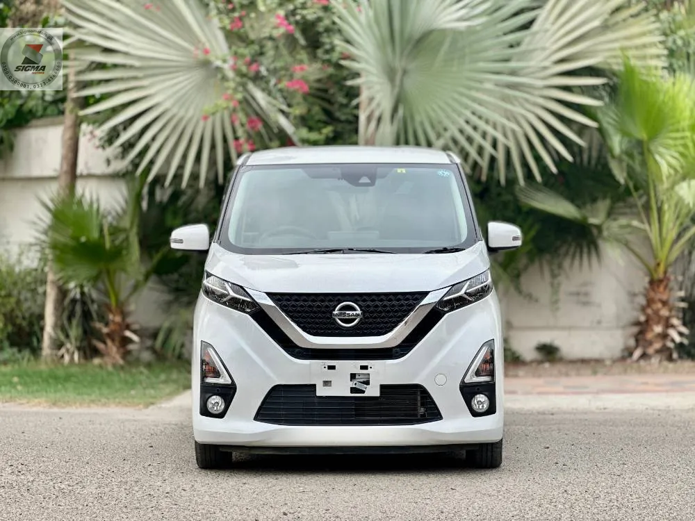 Nissan Dayz Highway Star 2020 for Sale in Lahore Image-1