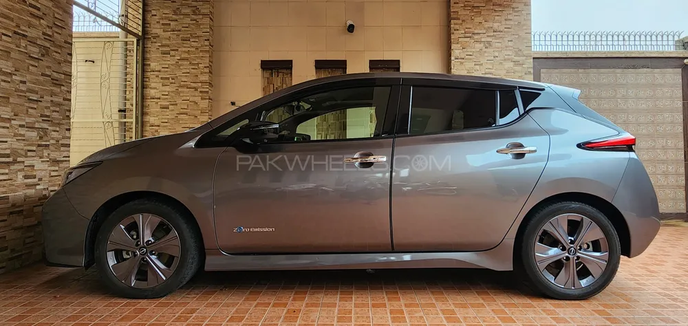 Nissan Leaf 2022 for Sale in Kasur Image-1