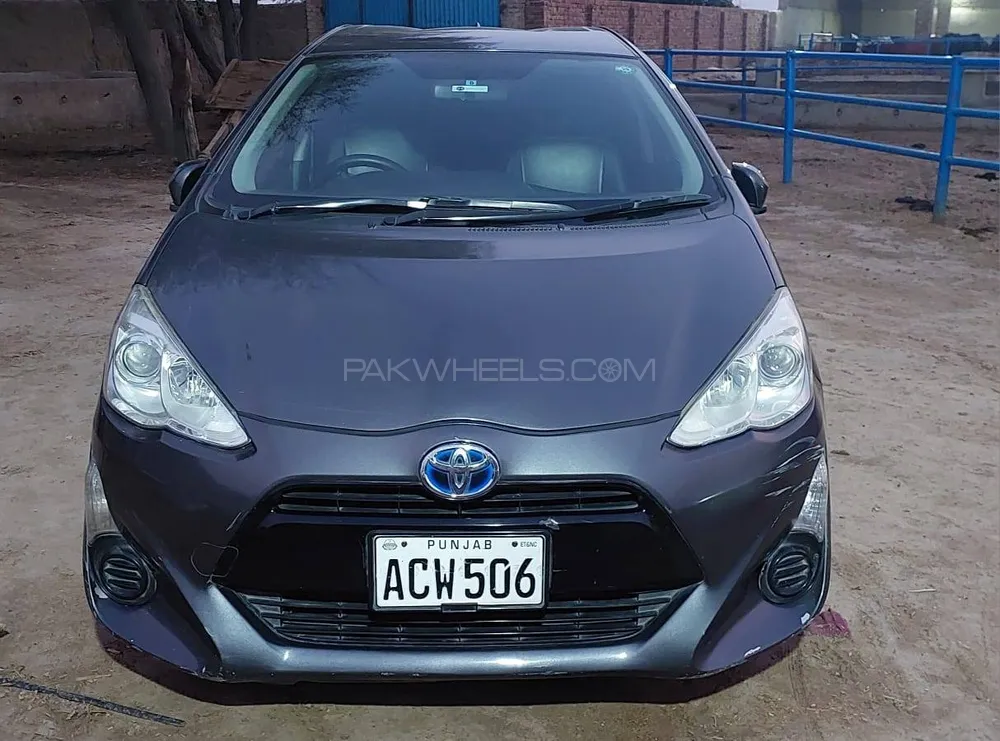 Toyota Aqua 2016 for Sale in Multan Image-1
