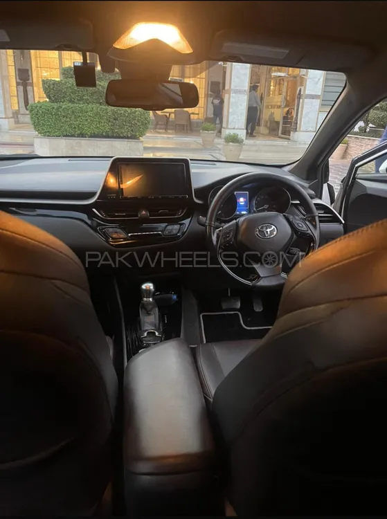Toyota C-HR 2018 for Sale in Lahore Image-1