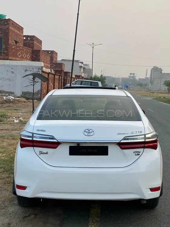 Toyota Corolla 2015 for Sale in Faisalabad Image-1