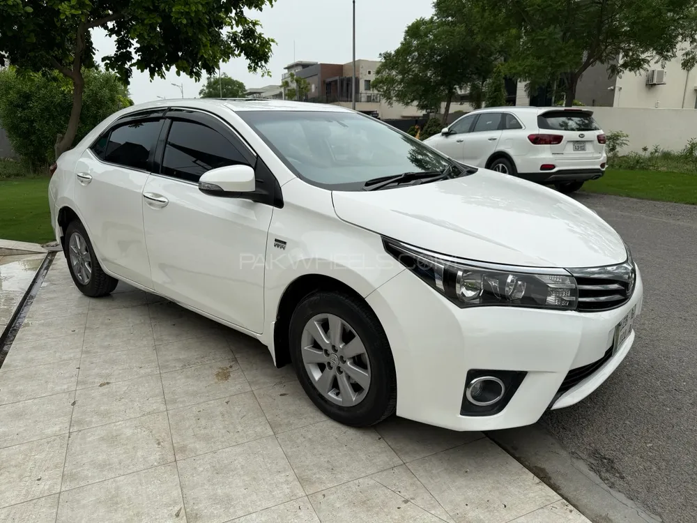 Toyota Corolla 2016 for Sale in Lahore Image-1