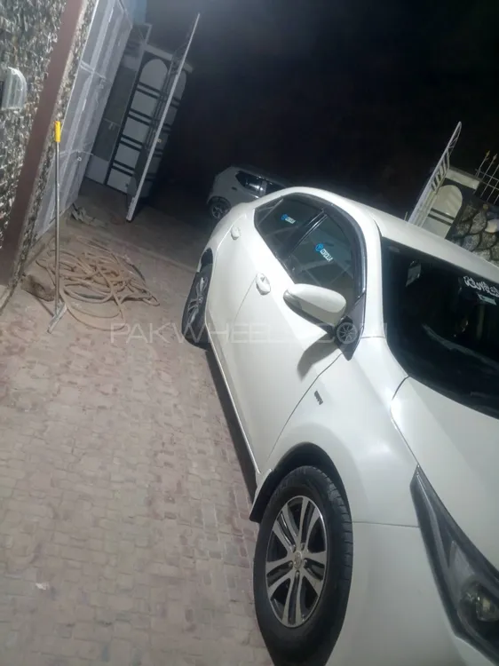 Toyota Corolla 2017 for Sale in Bhalwal Image-1